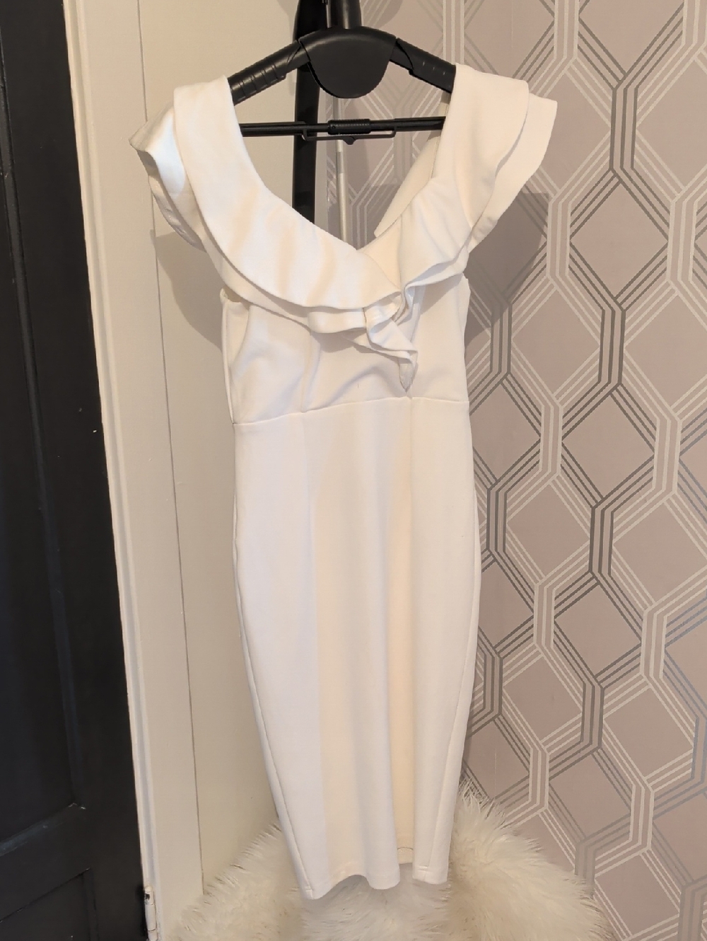 Selfie Leslie White Ruffle-Detail Midi Dress